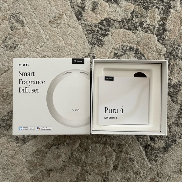 Pura White Smart Fragrance Diffuser with two scents - Picture 3 of 3